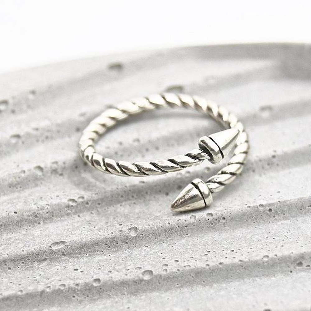 Simple Spike Ring - Picture 2 of 5